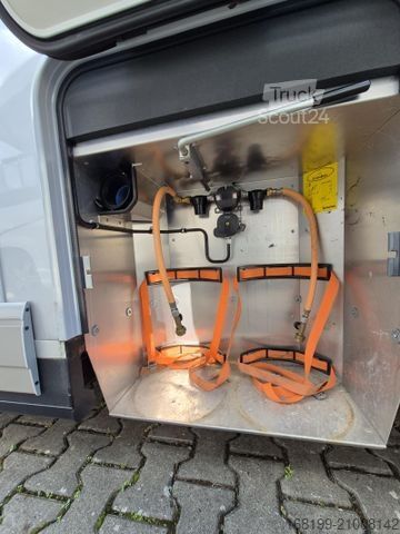 Camping-car intégral CARTHAGO chic e-line I 50 *Top Zustand*