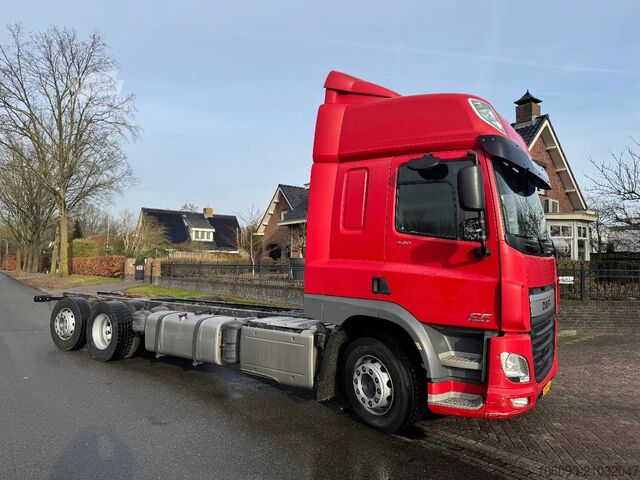 Podvozok s kabínou DAF CF 440 6 x 2 Naloopas - stuuras