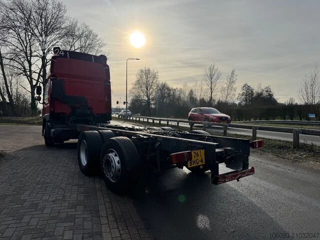 Podvozok s kabínou DAF CF 440 6 x 2 Naloopas - stuuras