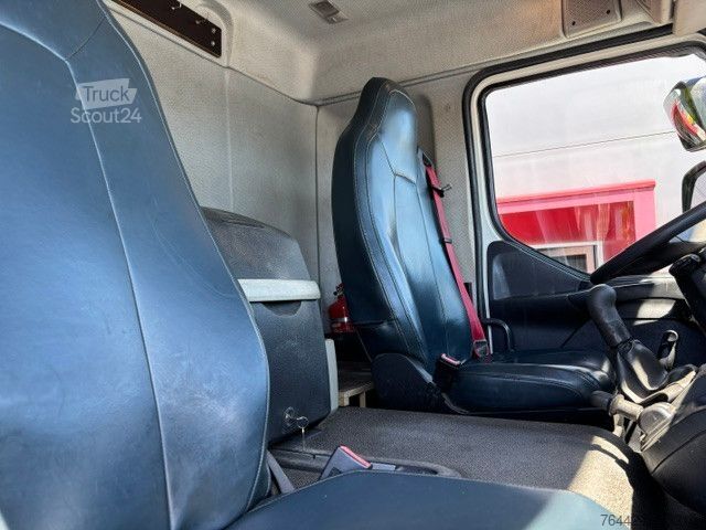 Lastbilsmonterad kran VOLVO FL12.240L-KOFFER-WERKSTATTWAGEN-KRAN HIAB-163TKM