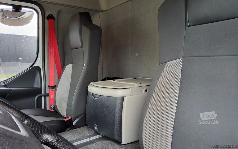 Valigia Renault D 210 P4x2 - ACC. - 33-BPX-1 - BAKWAGEN - 12 TO...