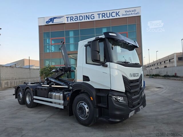 Kanca kasalı yük kamyonu (roll-off) IVECO 280X54