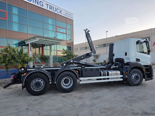 Kanca kasalı yük kamyonu (roll-off) IVECO 280X54