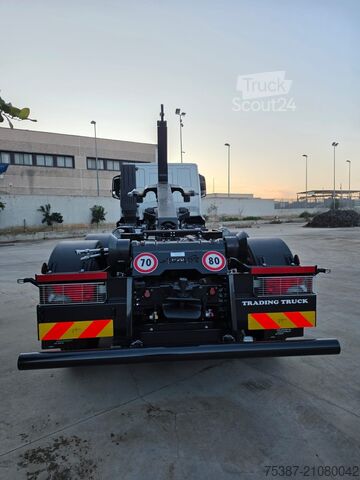 Kanca kasalı yük kamyonu (roll-off) IVECO 280X54