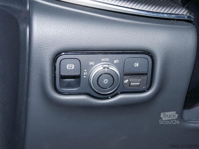 Minibus MERCEDES-BENZ V 250 d AMG Lang AMG NAVI AHK DISTR 360° LED