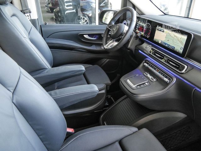 Minibus MERCEDES-BENZ V 250 d AMG lang NIGHT DISTR NAVI AHK LED 360°