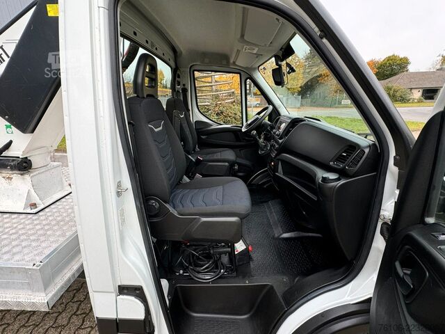 Uz kravas automobiļa uzstādīta darba platforma IVECO Daily 35S14 Hubarbeitsbühne Versalift 11,2 Meter