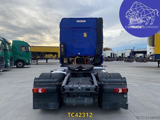 Matières dangereuses Mercedes-Benz Actros 1845