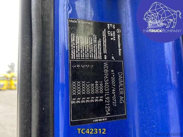 Matières dangereuses Mercedes-Benz Actros 1845