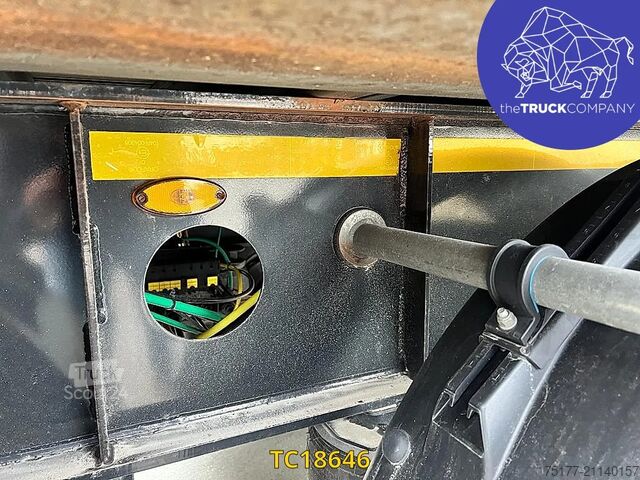 Transporte de contentores Hoet Trailers + Caisse Libner 2018