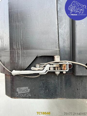 Transporte de contentores Hoet Trailers + Caisse Libner 2018