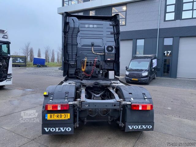 Standard-SZM Volvo FH 16.600 Globetrotter XL / 2x Tank / Stand Air...