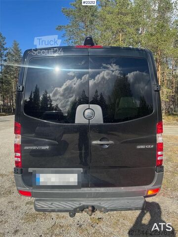  Mercedes-Benz Sprinter Minibus – 11 seats – Two sets of tires