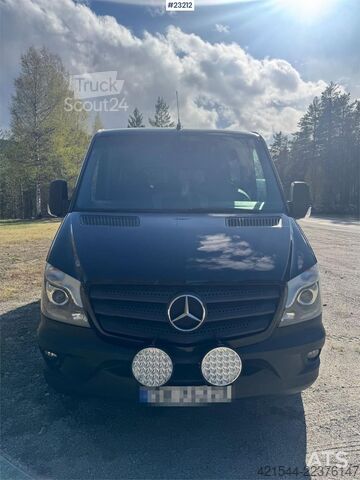  Mercedes-Benz Sprinter Minibus – 11 seats – Two sets of tires