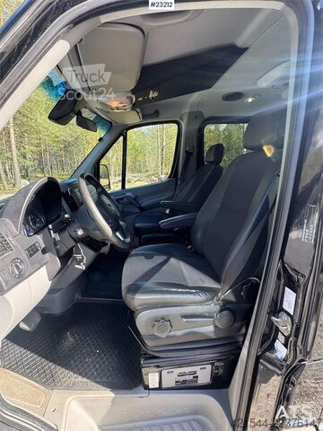  Mercedes-Benz Sprinter Minibus – 11 seats – Two sets of tires
