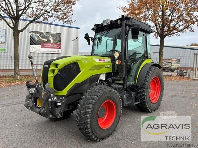 Traktor Claas NEXOS 240 L