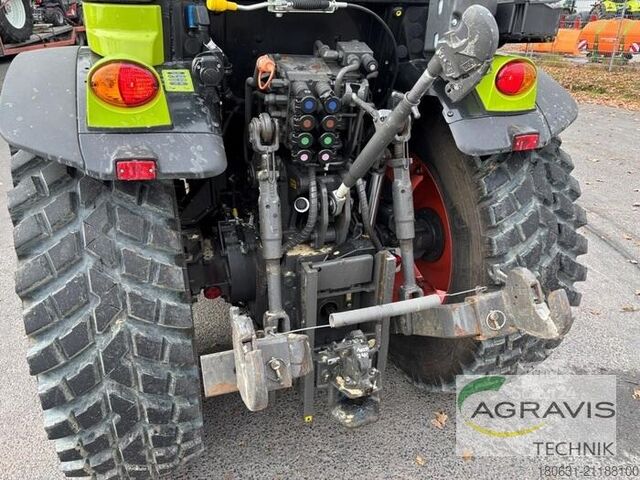 Traktor Claas NEXOS 240 L