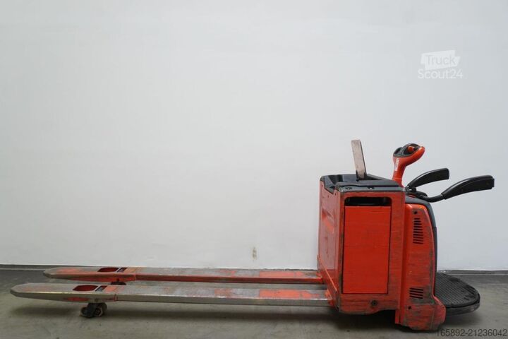 Stovintis elektrinis padėklų vežimėlis Linde T 20 AP 131