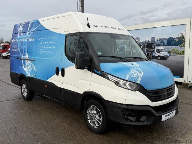 Slēgtais furgons IVECO 35S14E V LED / AHK-3,5T / ACC