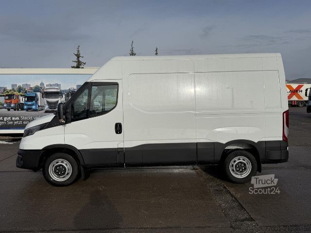 Slēgtais furgons IVECO 35S16V (KURZ) AHK / RFK / Standhzg.