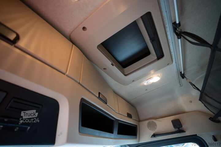 Standard tractor MERCEDES ACTROS 1843 LS