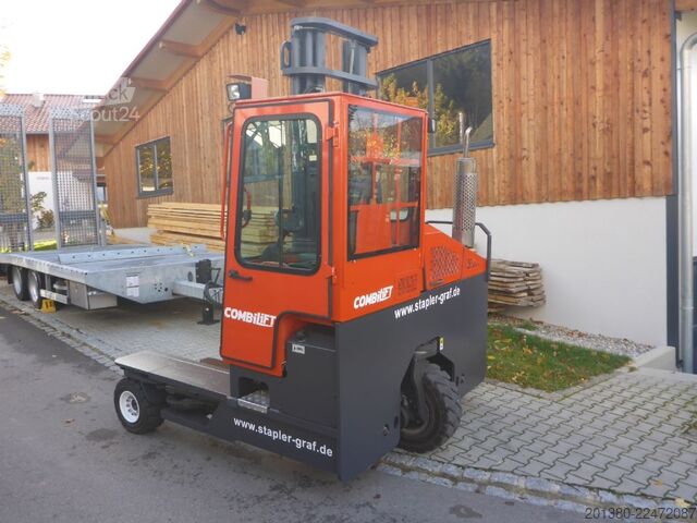 Empilhadeira multidirecional Combilift C4000