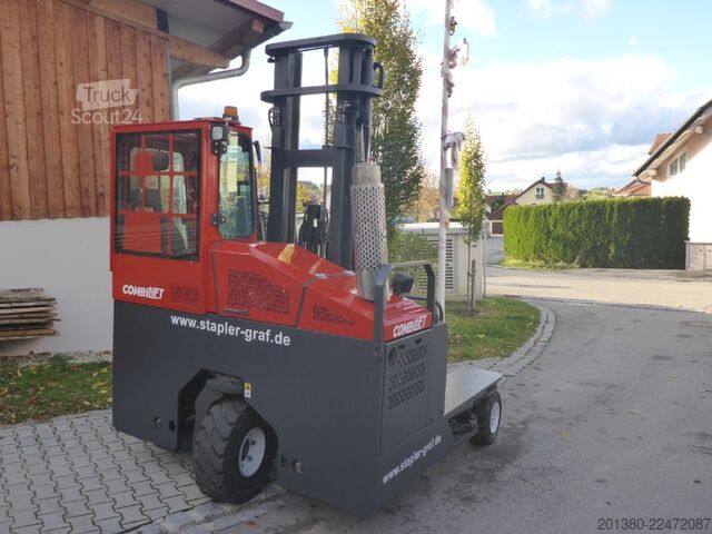 Empilhadeira multidirecional Combilift C4000