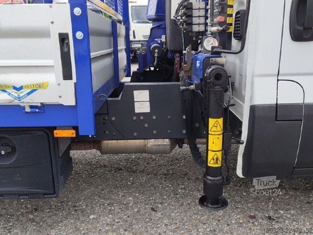 Ladbil med lad IVECO 35C16H