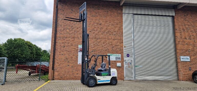 Forklift Eurotrac FE30-Eco Elektro-Gabelstapler Lithium-Ba