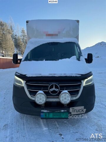 Lagaminas Mercedes-Benz Sprinter 4x2 Box Truck with lift and side door