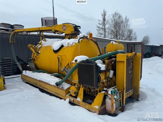 Aspirator cu vid pe platformă cu cârlig  Vakuumsuger på krokflak