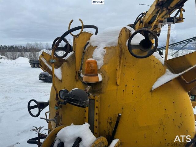 Aspirator cu vid pe platformă cu cârlig  Vakuumsuger på krokflak