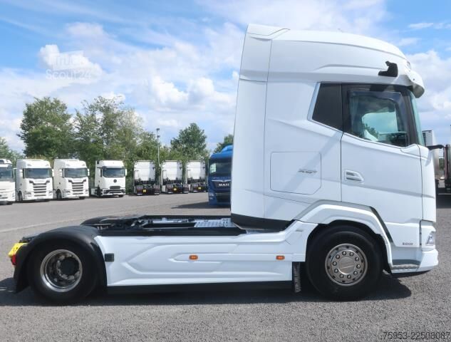 Tractor estándar DAF XG+ 530 FT Standklima Intarder Navigation