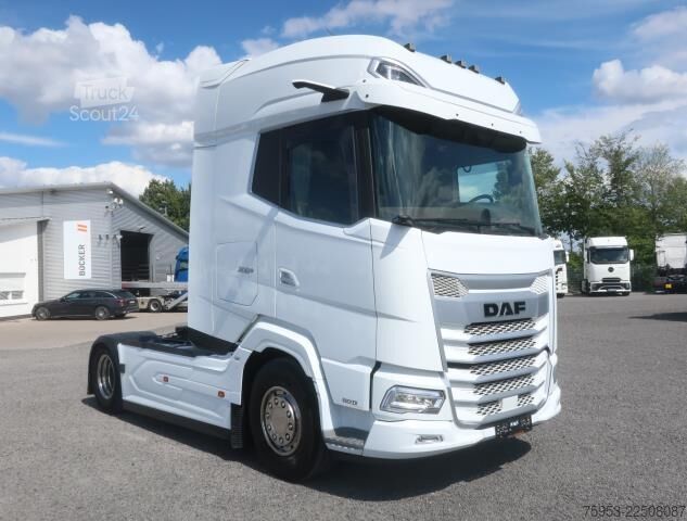 Tractor estándar DAF XG+ 530 FT Standklima Intarder Navigation