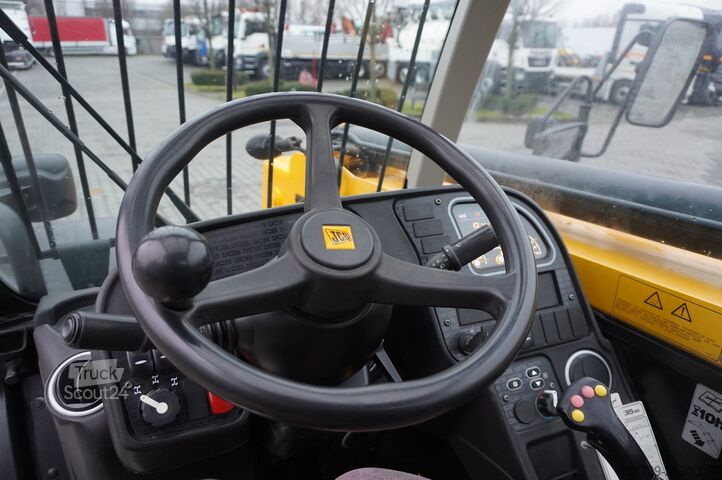 Telelader JCB 535-95 / 3.5 T / range 9.5 m / joystick