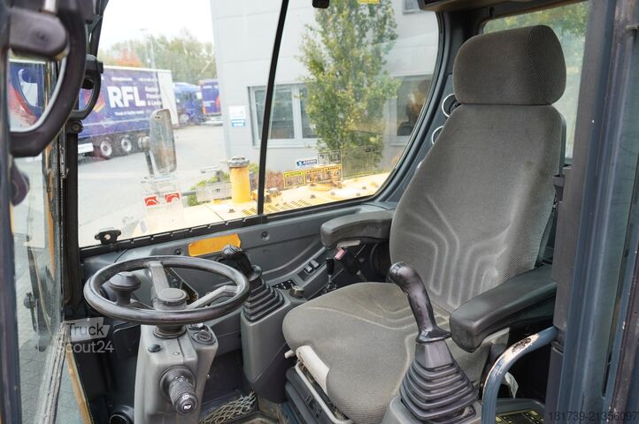 حفارة بعجلات Hyundai Robex 55W-9 Wheeled Excavator 5.5t / 2pc