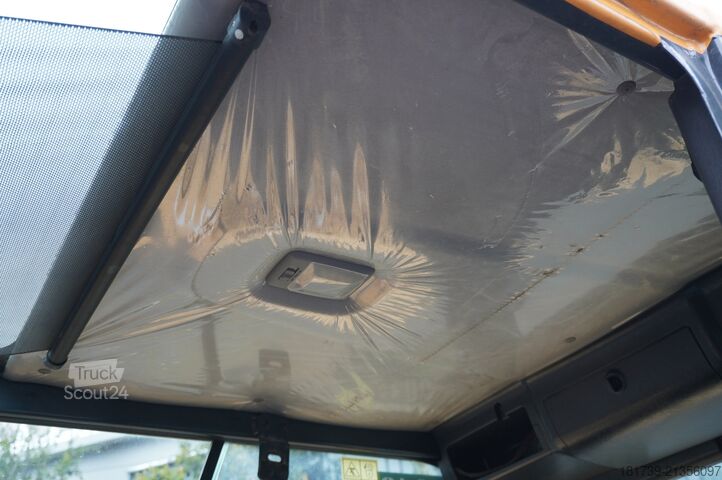 حفارة بعجلات Hyundai Robex 55W-9 Wheeled Excavator 5.5t / 2pc