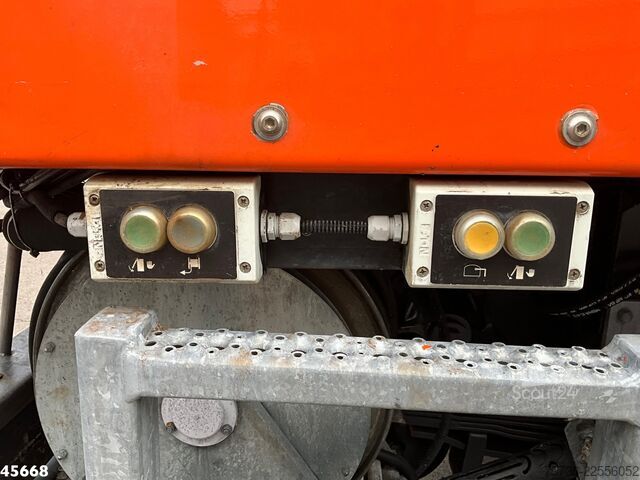Kehrmaschine Mercedes-Benz Axor 1833 4x4 Schörling SORF Schienenreinigungs...