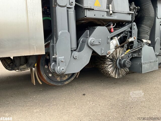 Kehrmaschine Mercedes-Benz Axor 1833 4x4 Schörling SORF Schienenreinigungs...