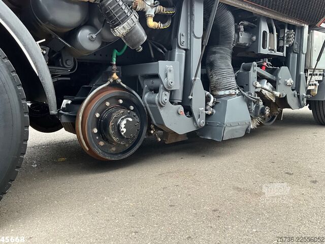 Kehrmaschine Mercedes-Benz Axor 1833 4x4 Schörling SORF Schienenreinigungs...