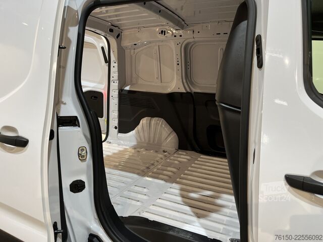 Kombi s vysokou strechou Opel Combo 1.2 PureTech 110 PK L1 BENZINE / NIEUW MO...