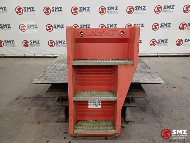 Частина кабіни Renault Occ opstapbak rechts Renault