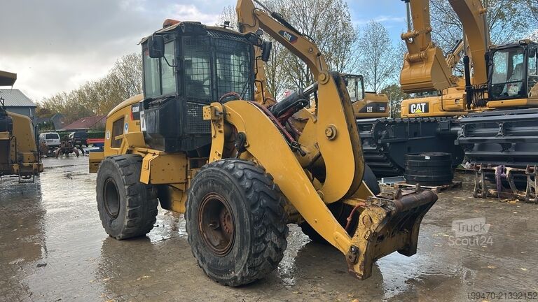 навантажувач Caterpillar 930M