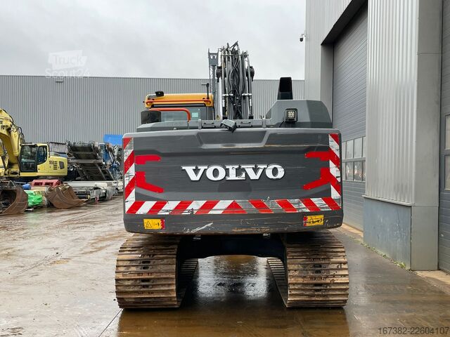 Excavadora sobre orugas Volvo EC160ENL