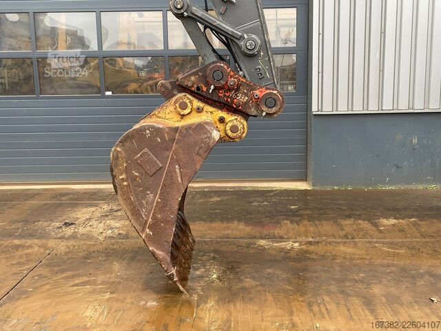 Excavadora sobre orugas Volvo EC160ENL