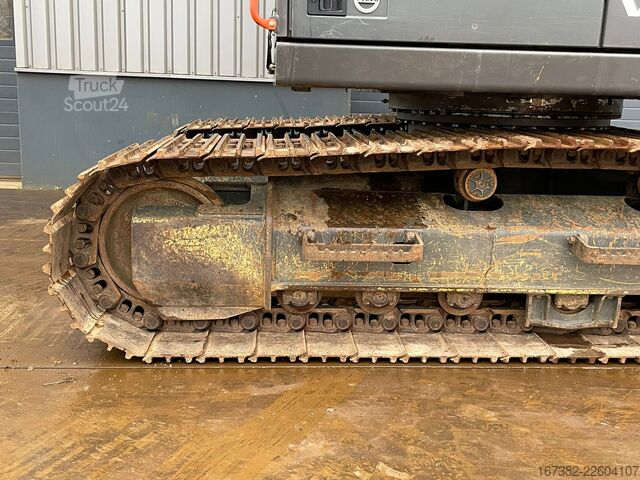 Excavadora sobre orugas Volvo EC160ENL