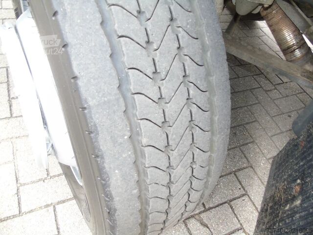 Koffer Volvo FL 240 + 12t + lift