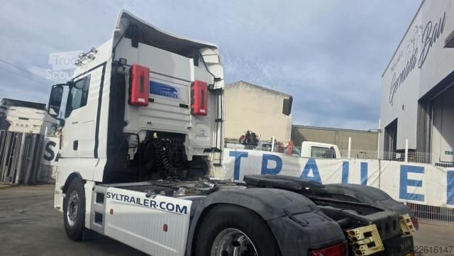 Τυπική μονάδα τράκτορα MAN TGX 18.500