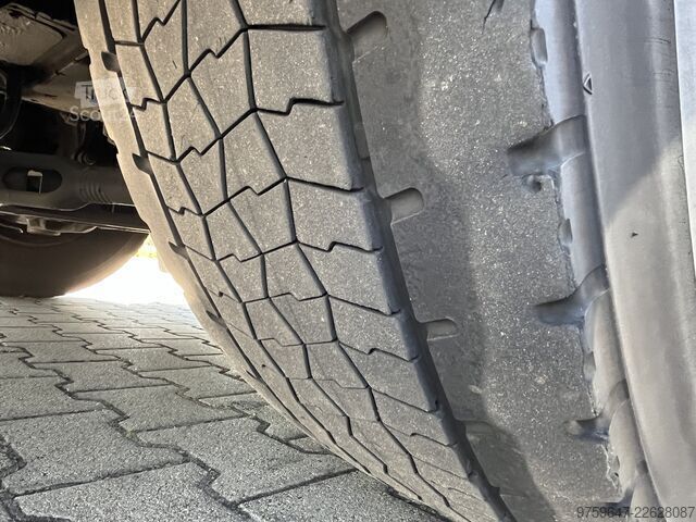 LKW mit Kofferaufbau Mercedes-Benz Tourismo RHD-L FULL OPTION