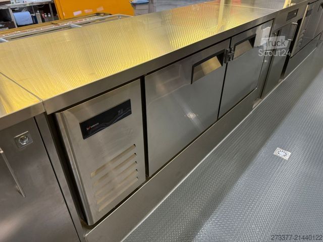 Prodajna prikolica ESSELMANN Delistar Foodtruck 6000 ähn. Airstream